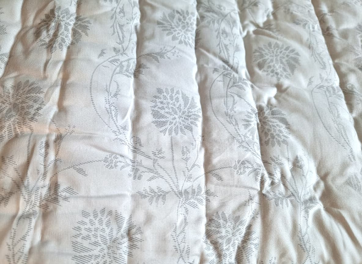 Grey Cotton Quilt - Emenaura