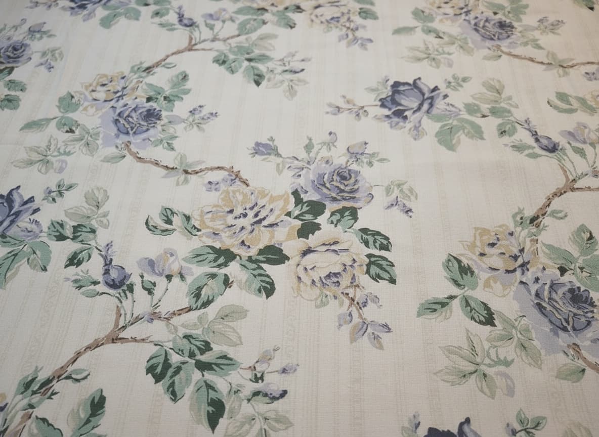 Ivory Bloom Cotton Bedsheet - Emenaura