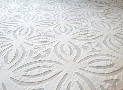 Premium White Applique Bed Cover - Emenaura