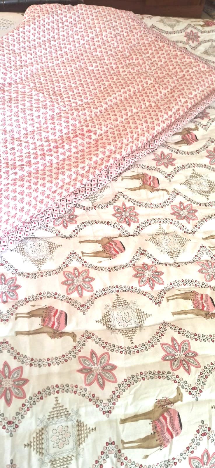 Pink & White Floral Hand Block Cotton Quilt - Emenaura