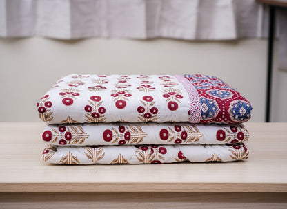 Red & Off White Cotton Quilt - Emenaura