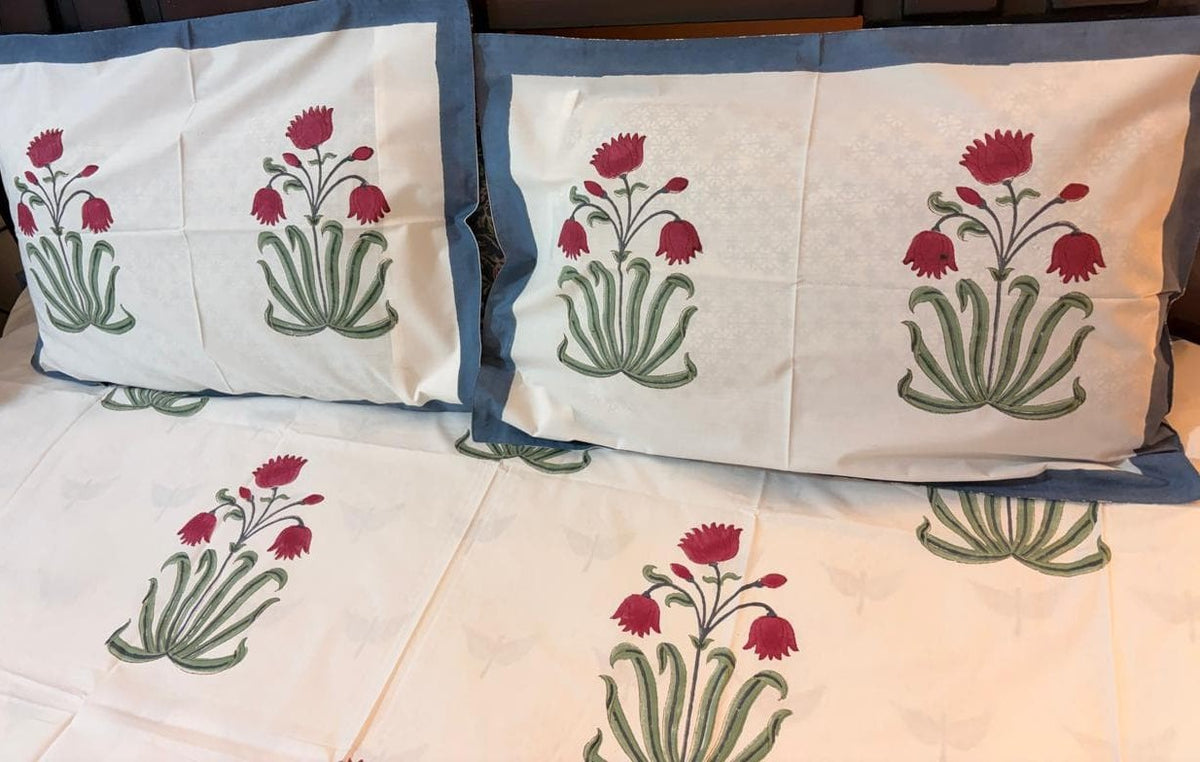White Floral Printed Percale Cotton Bedsheet – Red & Green