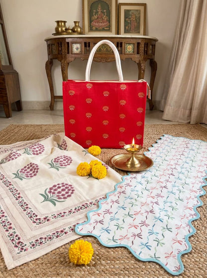 Emenaura Grand Festive home percale bedsheet set with scallop-edged table runner, featuring elegant white fabric with scalloped details.