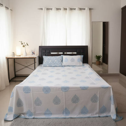 Blue and White block print bedsheet - Emenaura