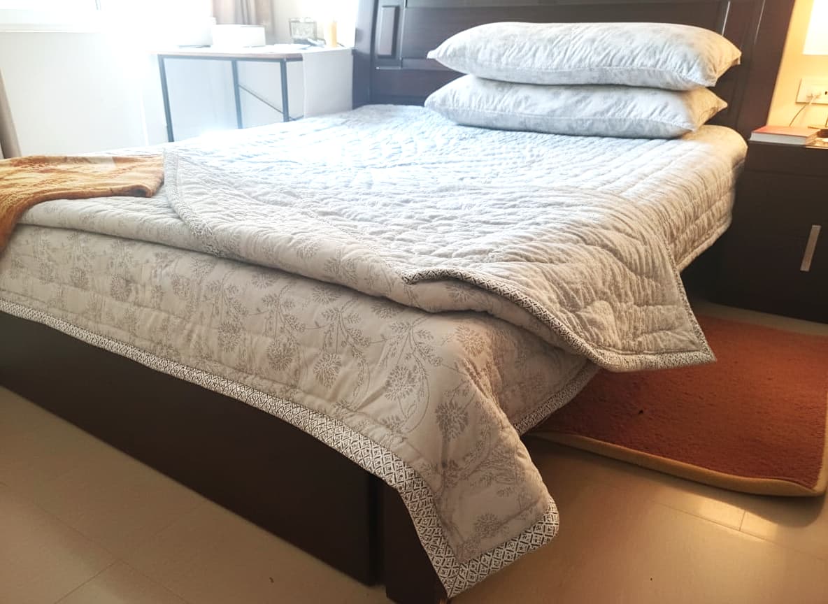 Grey Cotton Quilt - Emenaura