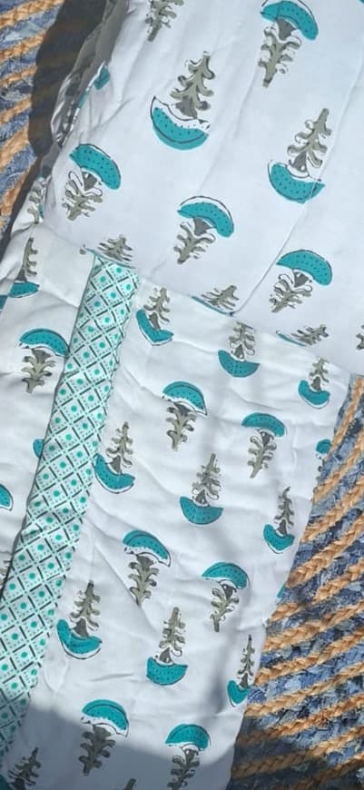 Green & White Jaipuri Print Cotton Quilt - Emenaura