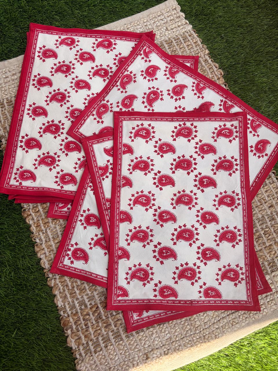 Emenaura — The Golden Edit (One Suvin Cotton Fitted Bedsheet Set+ One Dohar + One Sateen Bedsheet Set + Cotton Placemats + A Cute Gift)