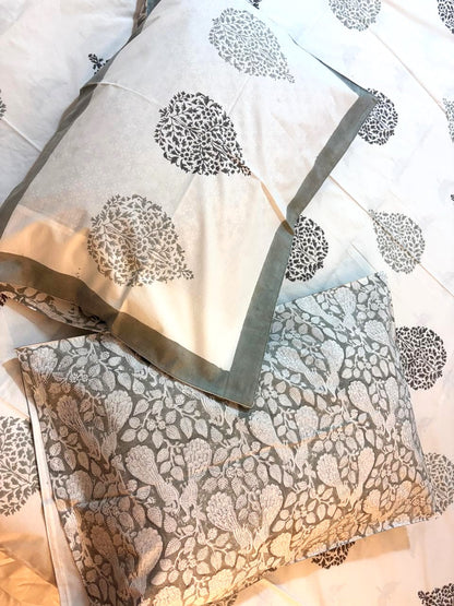 White & Grey Paisley Printed Percale Cotton Bedsheet