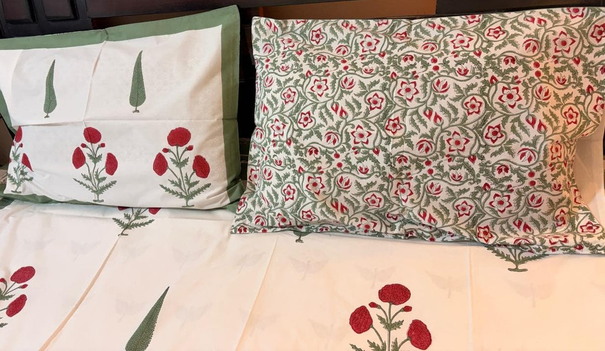 White Floral Printed Percale Cotton Bedsheet – Red & Green