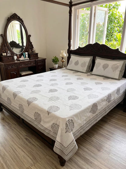 White & Grey Paisley Printed Percale Cotton Bedsheet